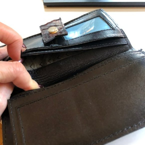 Brown Leather and Snakeskin Wallet. - Picture 6 of 7